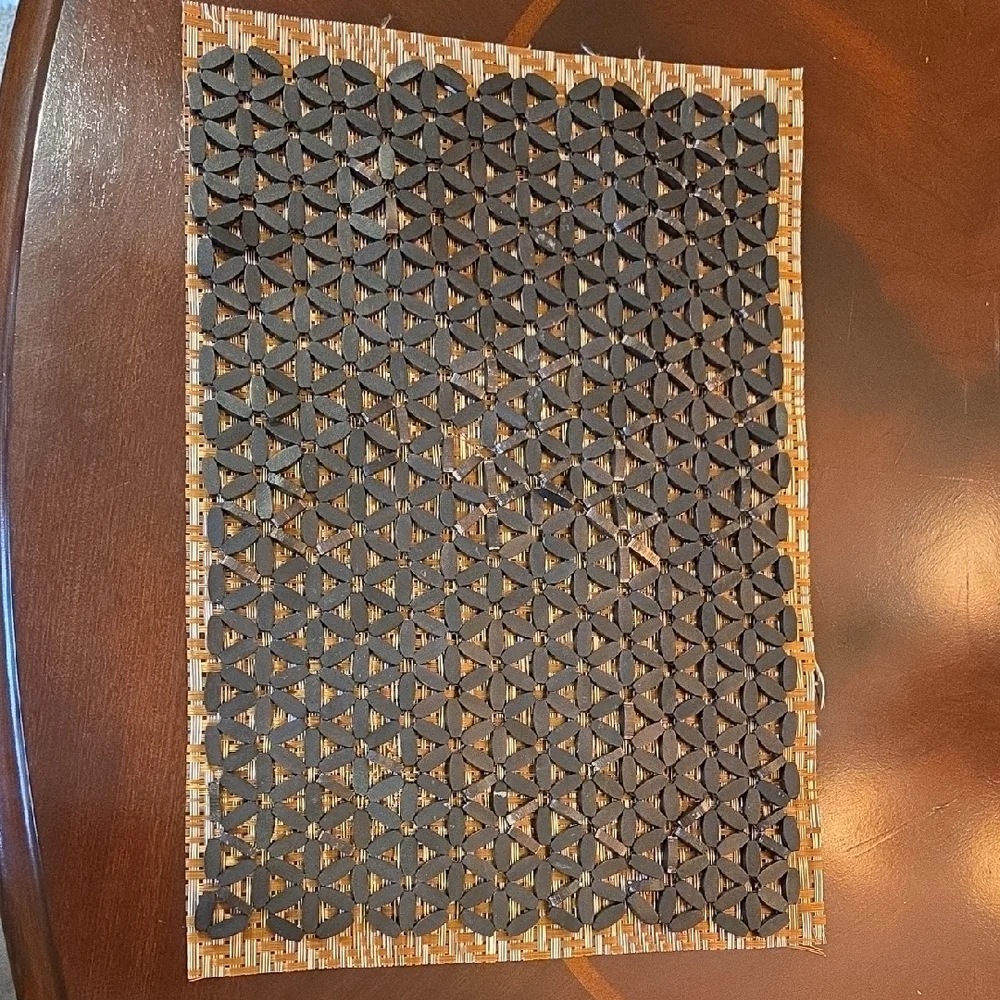 Pier 1 Gold Table Plate Placemats 6